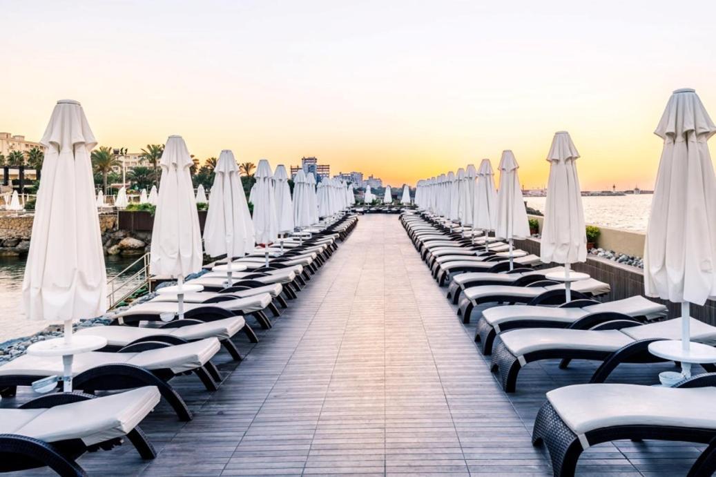 Vuni Palace Premium Hotel & Spa & Casino Beachfront Location ! Cirénia Exterior foto